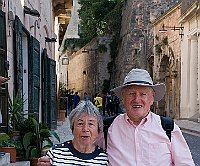 DSC 8773 Inger and Johan in a alley